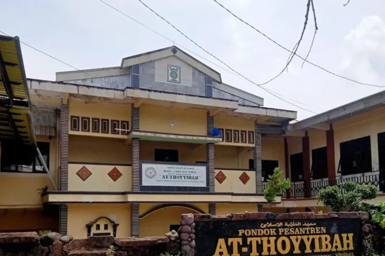 profil pesantren at thoyyibah